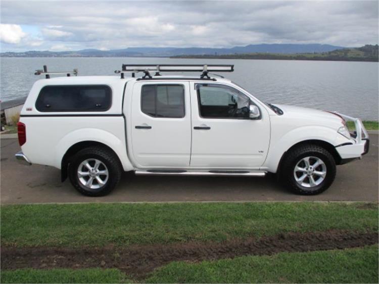 2011 NISSAN NAVARA DUAL CAB UTILITY ST-X 550 (4x4) D40