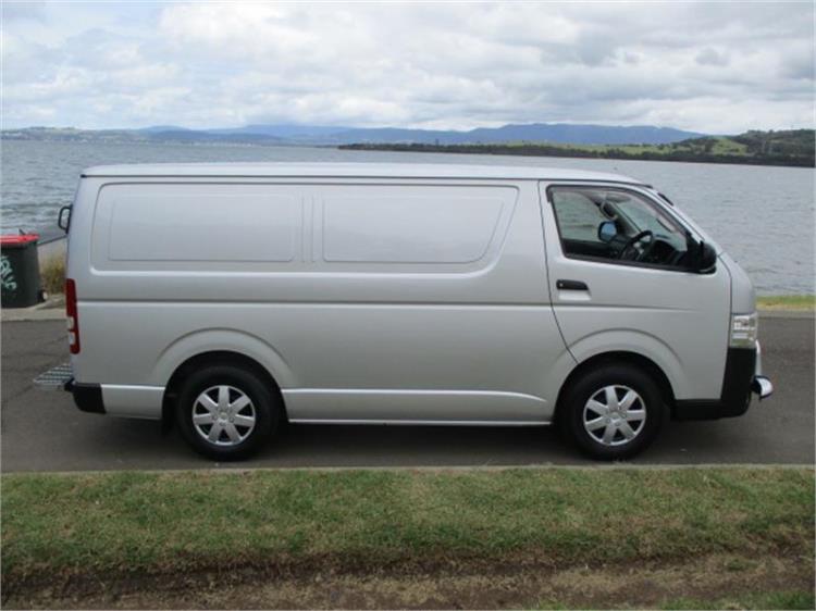 2015 TOYOTA HIACE 4D VAN LWB TRH201R MY15