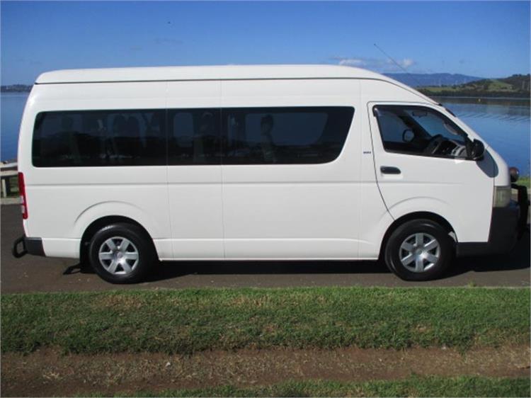 2005 TOYOTA HIACE BUS COMMUTER TRH223R